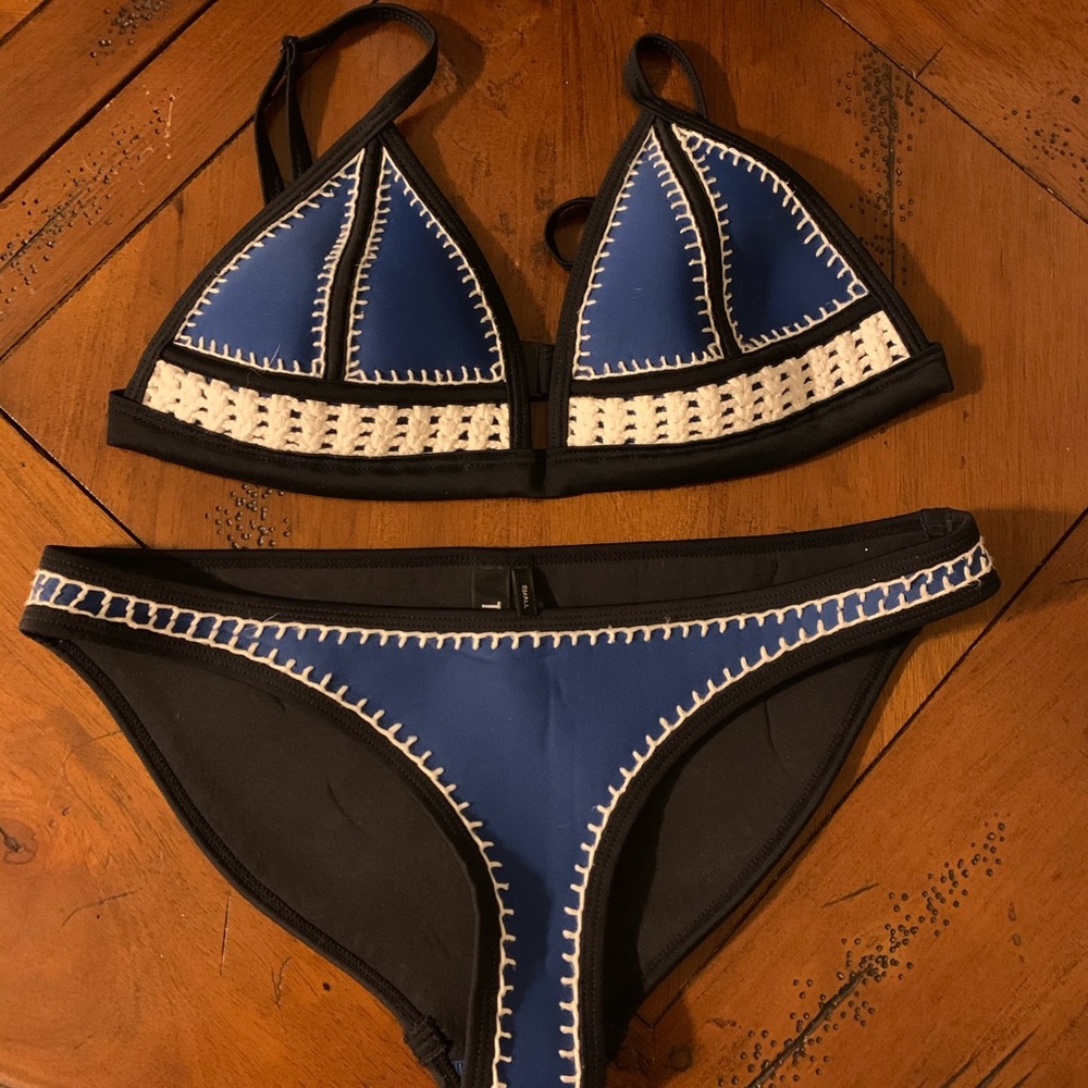 Triangl bikini small ++ top and small bottoms